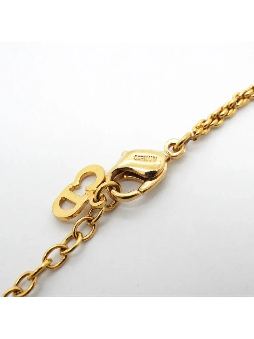 Dior Necklace Emblem Round